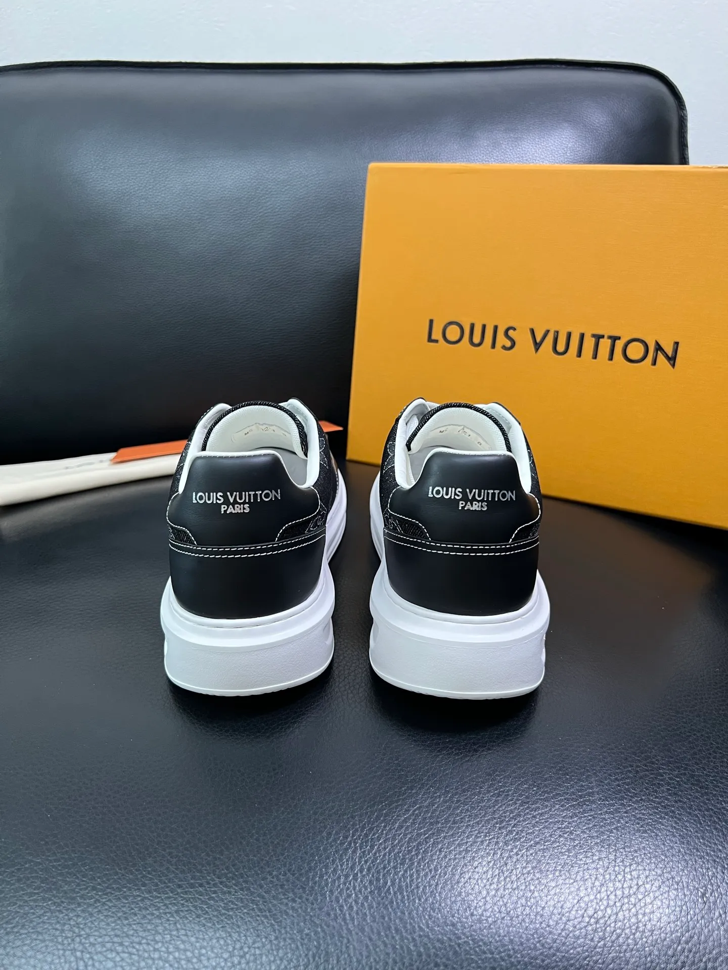 Men's shoes 💰740 Lv 🔍Top purchasing agent Louis Vuitton, sports sneakers counter synchronization, uppers imported from Italy, high-quality splicing with colorful and complex crafts, imported mesh pads are soft and comfortable, soles: original soles specially provided by the original factory, T men's shoes 💰U exclusive activity molded soles are super comfortable, original factory and single goods, high quality, welcome to compare, code number 38-44 (custom-made 45 46 )85867